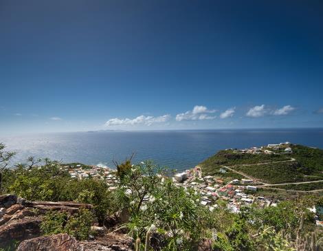 View-Over-Looking-Guana-Bay--Crédit-Photo-Sint-Maarten-Tourist-Bureau