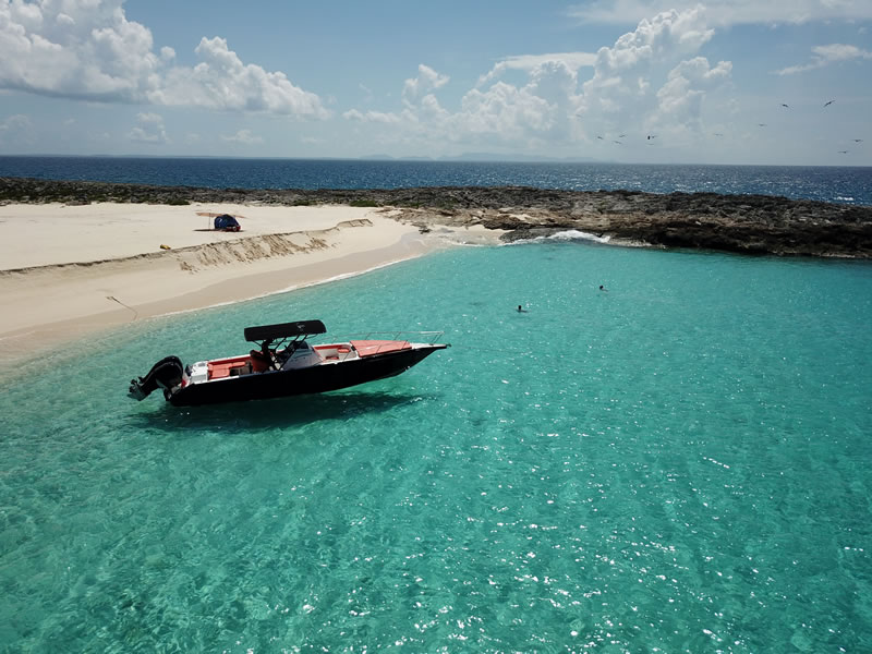 PAPER BOAT CHARTER St Martin Caraïbes